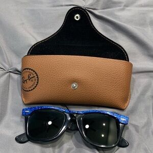 Ray-Ban Vintage Blue Wayfarer Sunglasses with Brown Leather Sunglasses Case